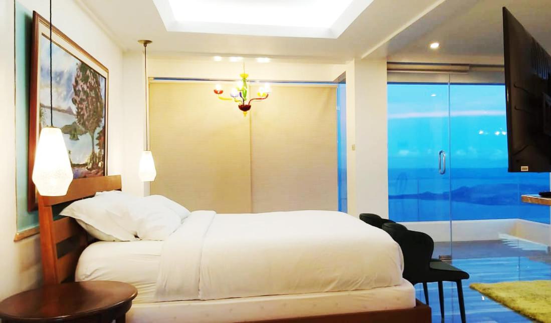 Bed and Breakfast The Carmelence View Tagaytay City Exterior foto